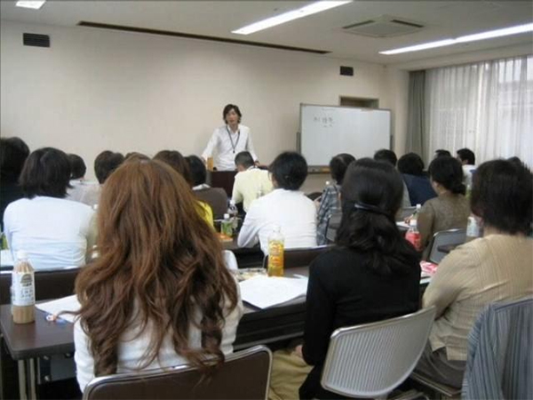 平成15年 居住ホームへルパー養成講座 「けあスクール神港園」開講